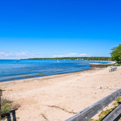 Bay Brook Waterfront Cottage In Ephraim