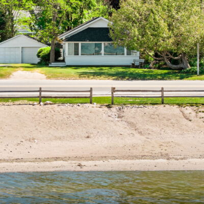 Bay Brook Waterfront Cottage In Ephraim