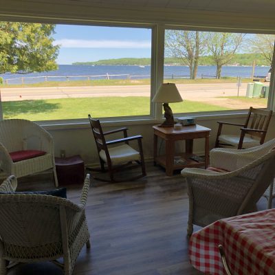 Bay Brook Waterfront Cottage In Ephraim