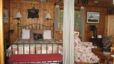 Whispering Pines Romantic Lakefront Cabin