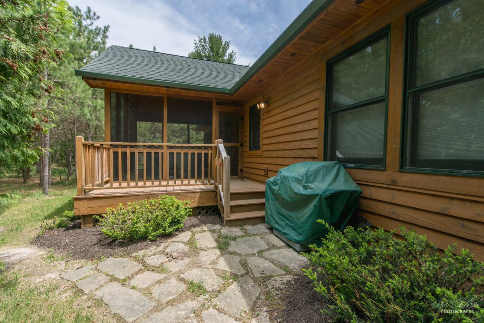 "Magnificent" Moose Manor Lundquist Realty & Vacation Rentals of Door