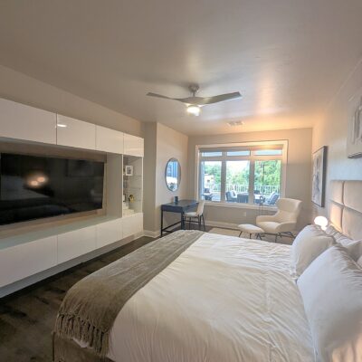 A Sunset Harbor Getaway