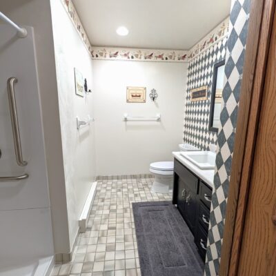 Skogland Condo #11 – Patio with lots of natural light and cozy furnishings!