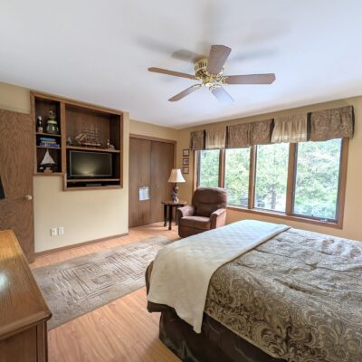 Skogland Condo #11 – Patio with lots of natural light and cozy furnishings!