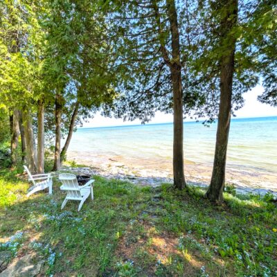 Whispering Pines Romantic Lakefront Cabin