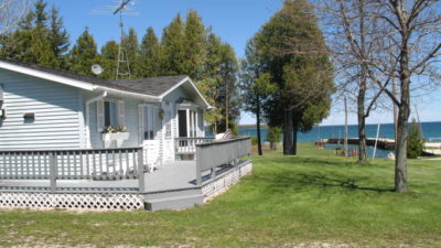 Water’s End Cottage On Lake Michigan